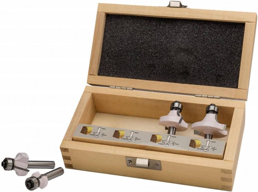 Makita 4 delige Freesbitset 8 mm zilverkleurig